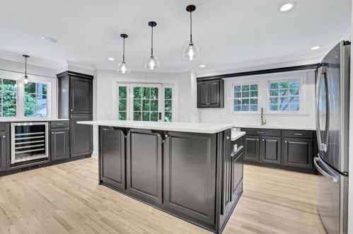 2896 Hills Dr, Atlanta GA  30305-3270 exterior