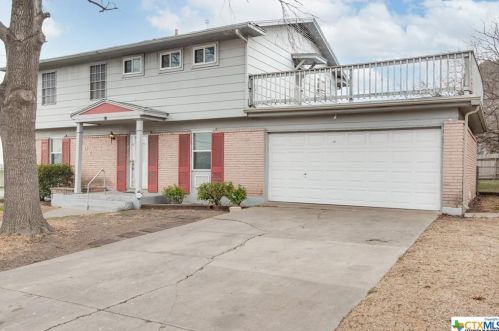 102 Fantasia St, San Antonio, TX 78216-3502