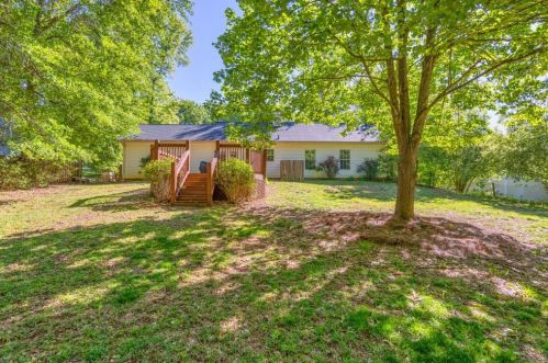 149 Elk Grove Dr, Auburn GA  30011-3257 exterior