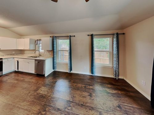 945 Powell Ave, Fort Worth TX  76104-6523 exterior