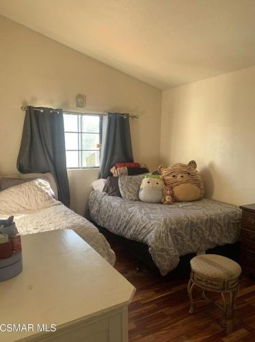 2429 Rdg Vw Ct, Simi Valley CA 93065-1923 exterior