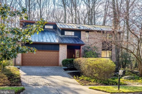 11507 Purple Beech Dr, Herndon, VA 20191-1327