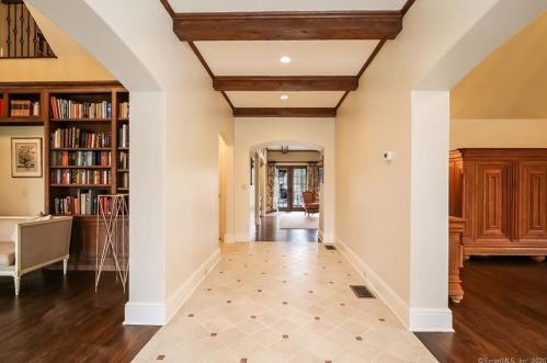 8 Stony Ln, Norwalk, CT 06850-4307