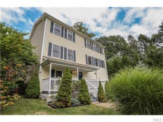 5 Pochong Trl, Huntington CT  06484-4928 exterior