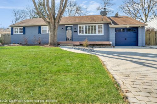 802 Donna Dr, Point Pleasant Beach, NJ 08742-4511