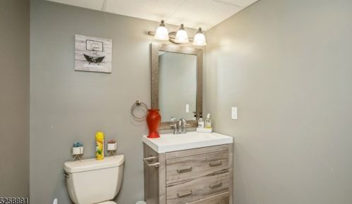 60 Van Nostrand Ave, Dover NJ  07801-4827 exterior