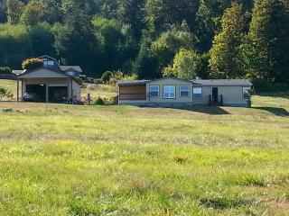 3715 Lignoski Rd, Raymond, WA 98577-9505