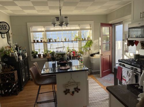 2 Maple St, Dover, NH 03820-3016