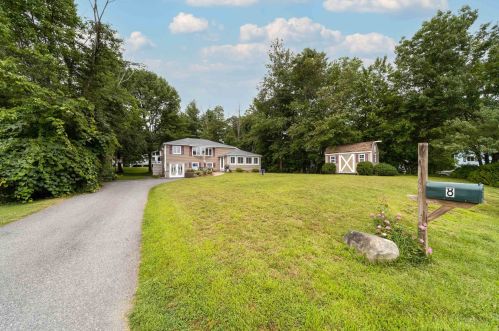 8 Shore Rd, Sandown, NH 03873-2434