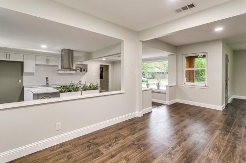 3451 Suffolk Dr, Fort Worth TX  76109-4523 exterior