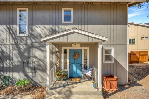 17283 Meadow View Dr, Middletown, CA 95467-8089