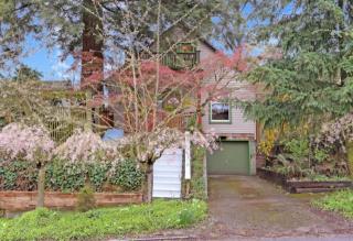 2313 Olive St, Seattle, WA 98122-2939