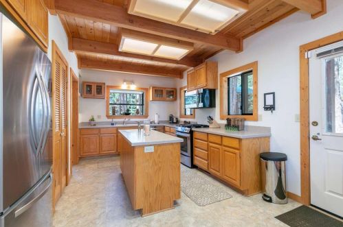 12160 Lausanne Way, Truckee, CA 96161-6015