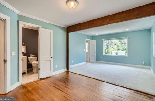 530 Elmwood Rd, Atlanta GA  30318-8105 exterior
