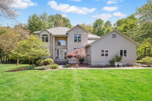 90 Bridlewood Rd, Wapping, CT 06074-2512