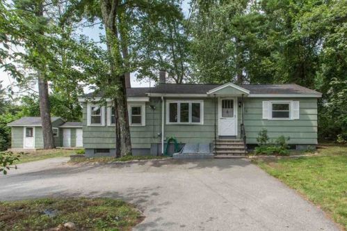 74 Webster Ave, Pelham, NH 03076-2833
