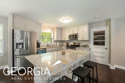 3305 Flowers Dr, Atlanta GA  30337-1001 exterior