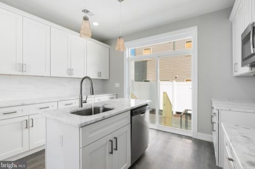 2220 3rd St, Philadelphia, PA 19133-2903