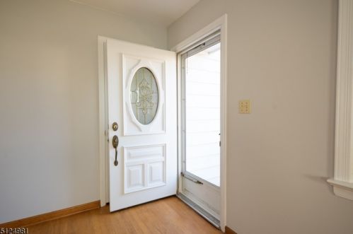 16 18th Ave, Manville, NJ 08835-1528