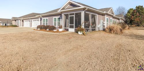 422 Nandina Ct, Warner Robins, GA 31088-9168