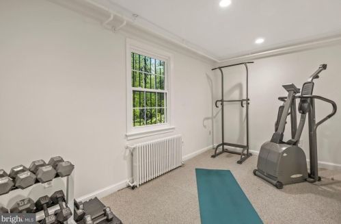 8024 Glenside Dr, Silver Spring MD 20912-7326 exterior