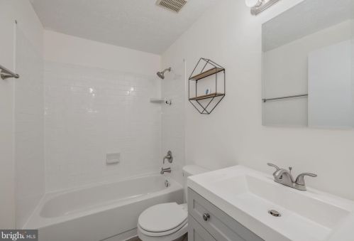 8105 Willowdale Ct, Springfield VA  22153-3620 exterior