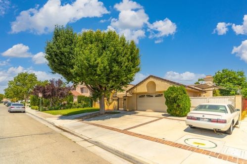 3611 Kim Ct, Lancaster, CA 93536-6208