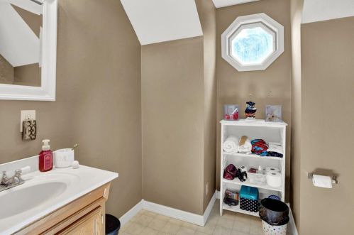 411 County Road 28, Angleton TX 77515-9420 exterior