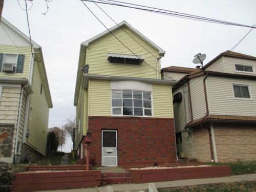 350 Field St, West Nanticoke, PA 18634-3519