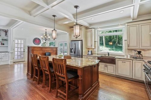 5700 Lake Island Dr, Atlanta GA  30327-4836 exterior