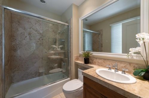 37 Blue Smt, Irvine CA  92603-0168 exterior