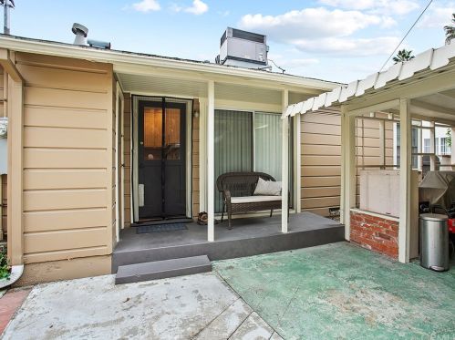 645 Ivy St, Glendale CA  91204-1027 exterior