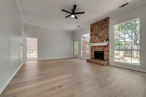 1412 Melody Ln, Carrollton TX  75006-2973 exterior