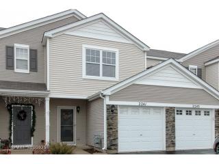 2241 Flagstone Ln, Carpentersville, IL 60110-1266