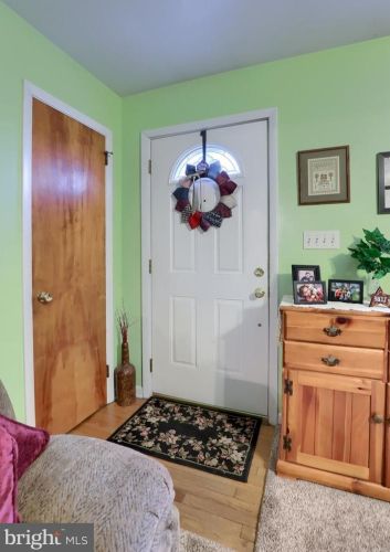 2482 Ellendale Dr, Lancaster, PA 17602-1443