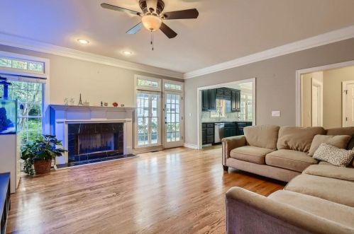 2134 Briarlake Trce, Atlanta GA  30345-3669 exterior