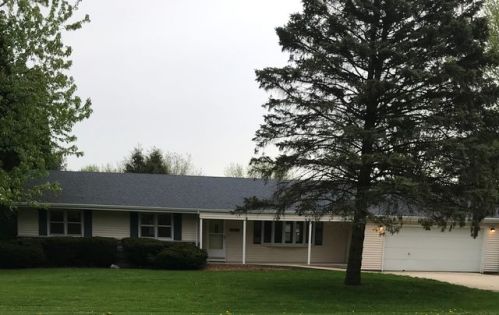 5677 Forester Dr, Hillcrest, IL 61068-9229