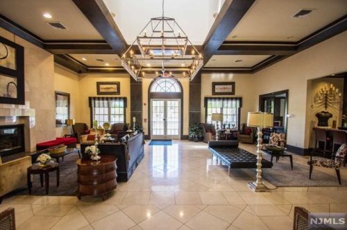 12 Magnolia Way, Paterson NJ  07508-3104 exterior