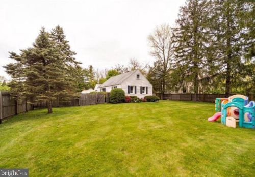6 Dorann Ave, Princeton NJ  08540-3906 exterior