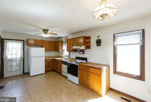 1174 Spruce Ave, Shady Side MD 20764-9562 exterior