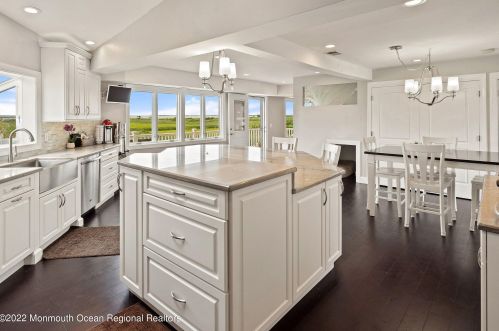 402 Cedar Ave, Leonardo, NJ 07737-1005