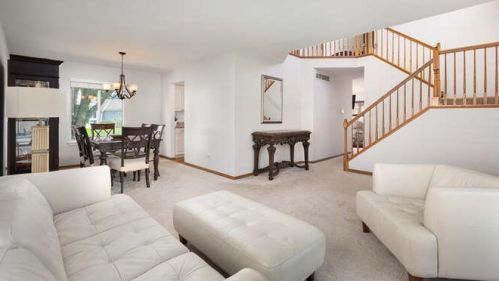 2031 Crossing Ln, Naperville, IL 60540-0985