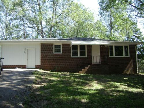 206 Baker Cir, Marietta, SC 29661-9504