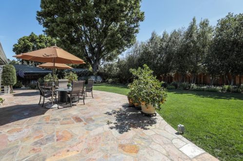 1079 Los Altos Ave, Los Altos CA 94022-1018 exterior