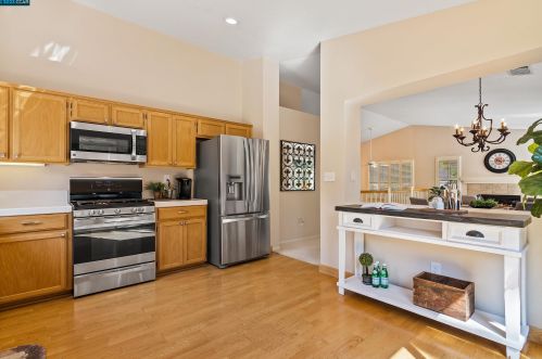 286 Crestview Ave, Pacheco, CA 94553-3580