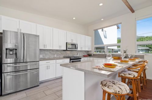 6147 Pahukula Pl, Honolulu, HI 96821-2244