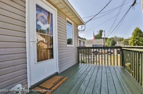 14 Clinton St, Middletown, NJ 07748-5434