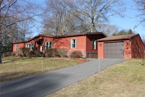 81 Colchester Cmns, Colchester, CT 06415-2139