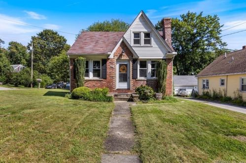 47 Old Colchester Rd, Quaker Hill, CT 06375-1023