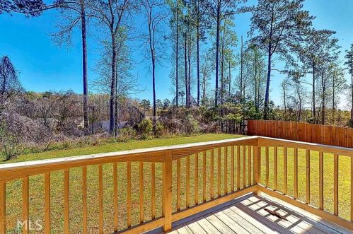5135 Halcyon Dr, Atlanta GA  30349-1596 exterior